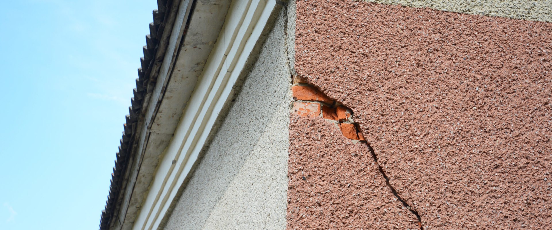 A Comprehensive Guide to Foundation Crack Repair: Keep Your Home Safe and Dry